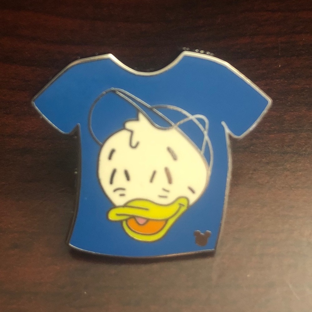Disney Hidden Mickey Pin - Dewey Duck